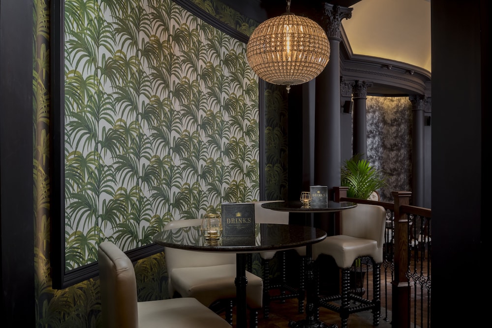 The Queens Hotel