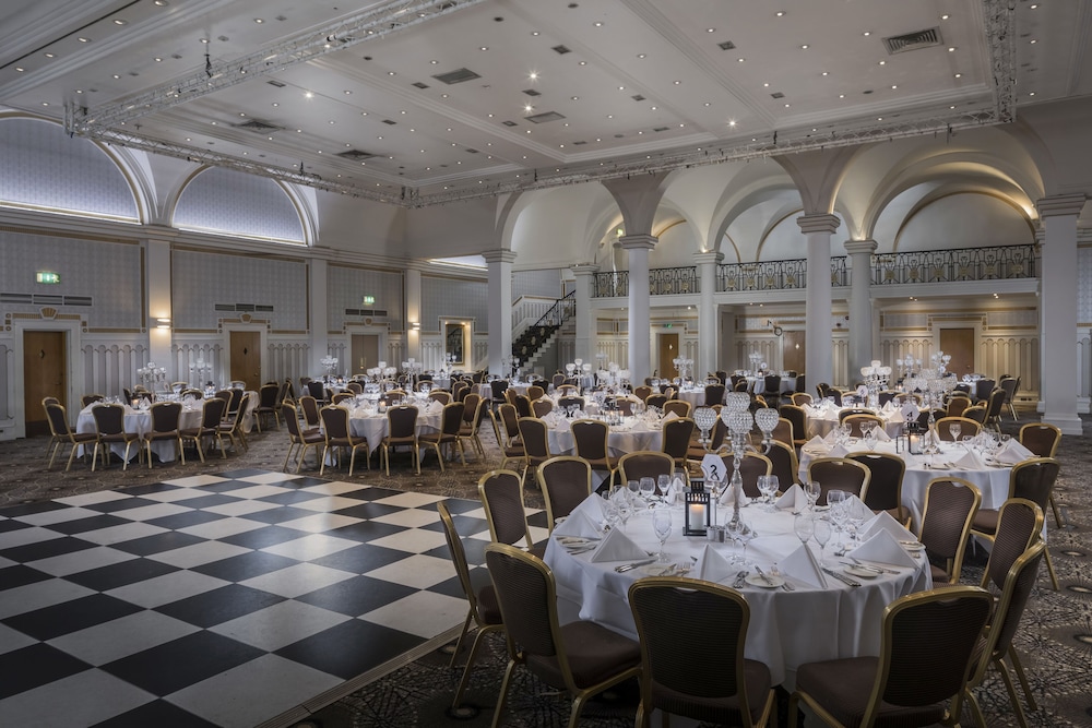 The Queens Hotel