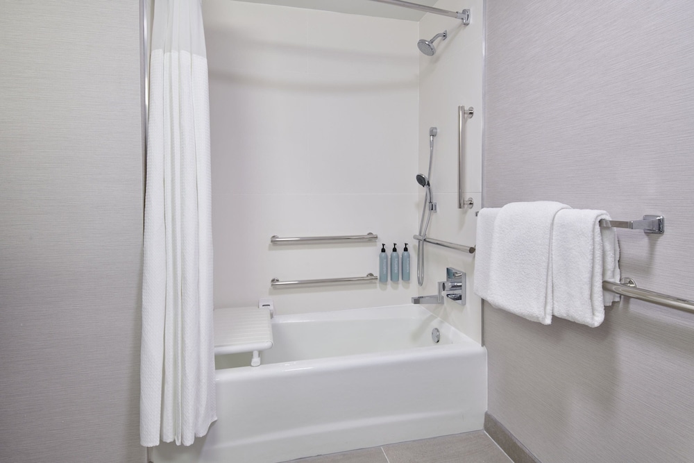 Courtyard by Marriott Detroit Metropolitan Airport Romulus