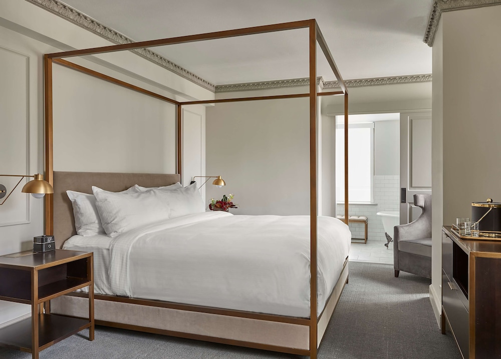 Hotel Phillips Kansas City Curio Collection by Hilton