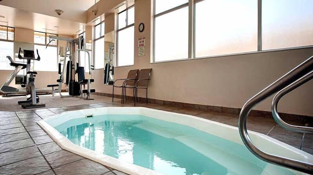 Econo Lodge Inn & Suites Vernal near Dinosaur Monument