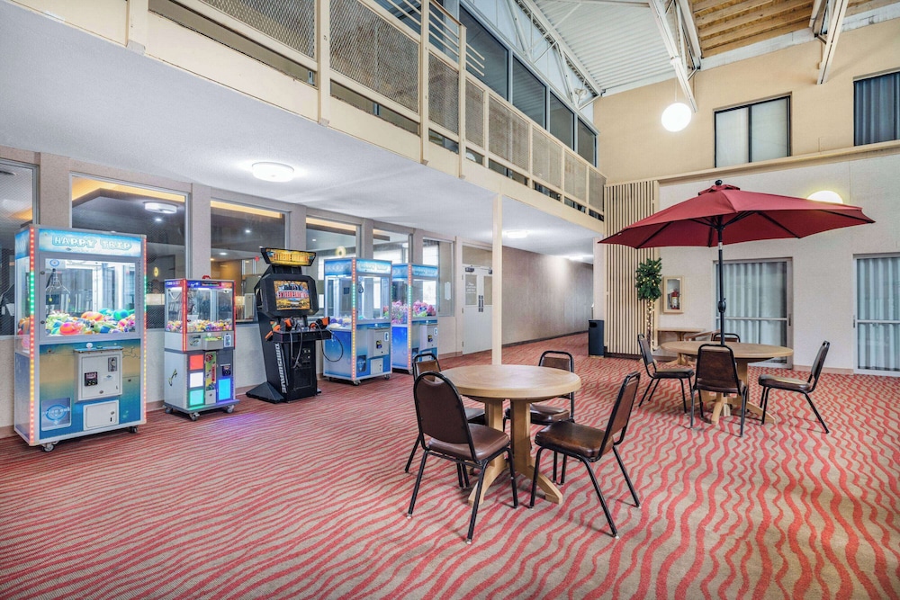 Ramada by Wyndham Grand Forks