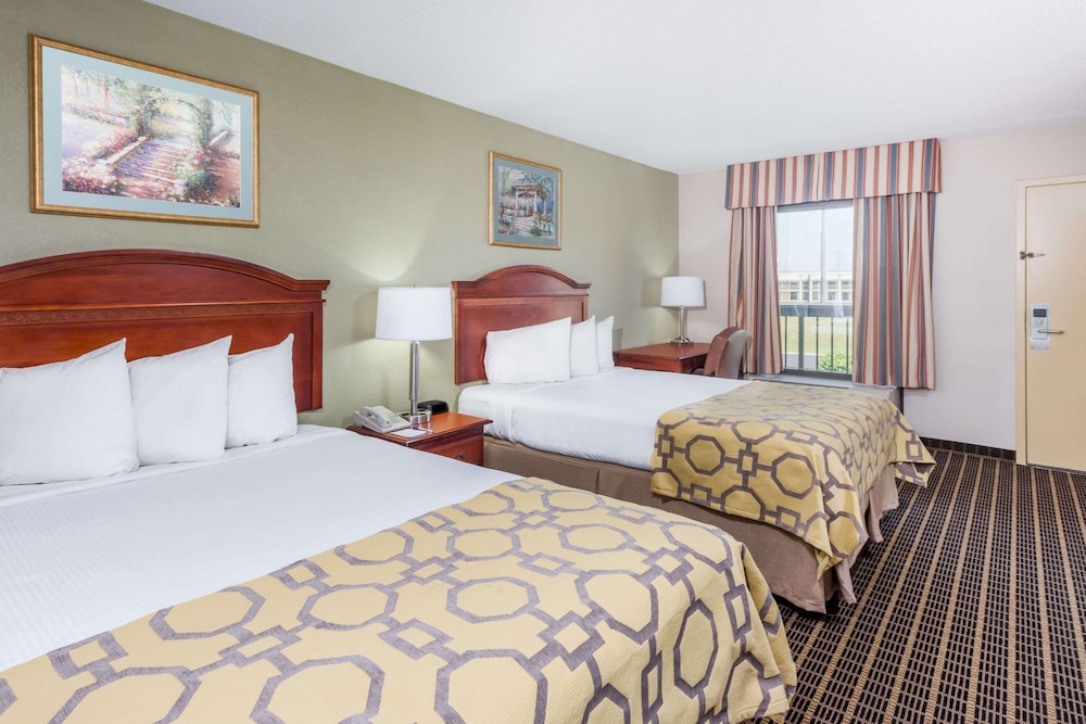 Baymont by Wyndham Clarksville Northeast