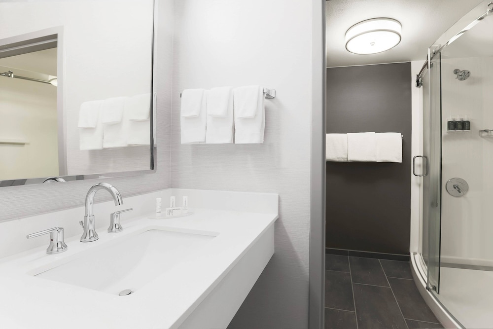 Courtyard by Marriott Tucson Airport