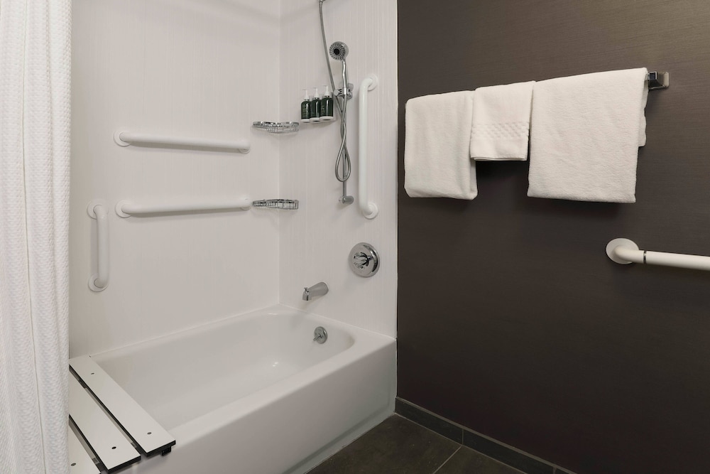 Courtyard by Marriott Tucson Airport