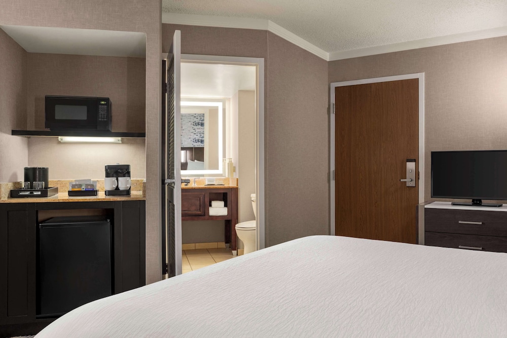 Embassy Suites by Hilton Kansas City Overland Park