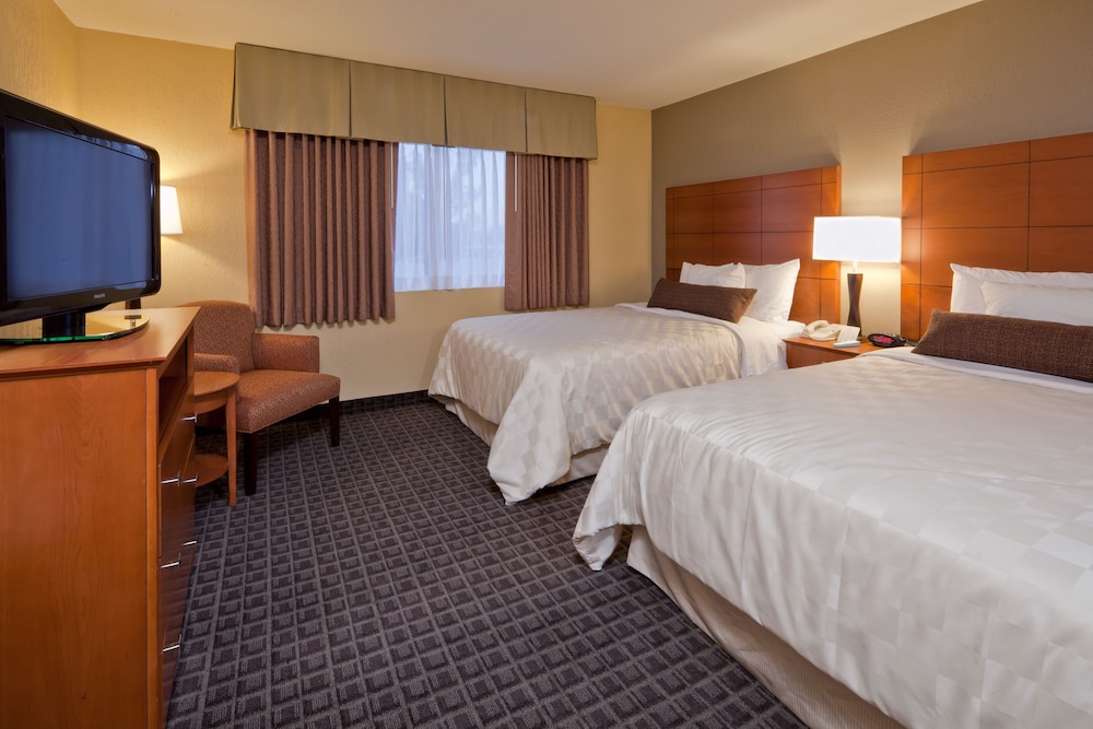 Best Western Plus Scottsdale Thunderbird Suites