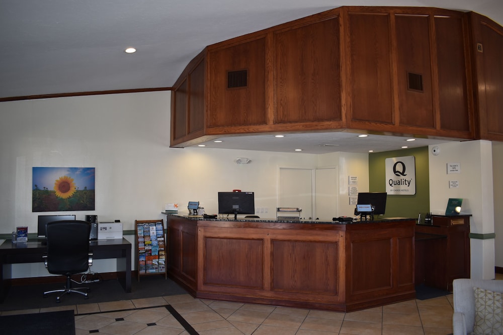 Quality Inn and Suites Garden of the Gods