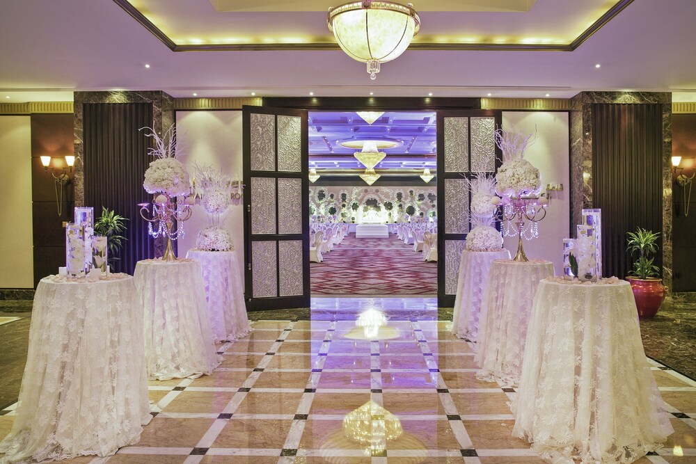 Beach Rotana