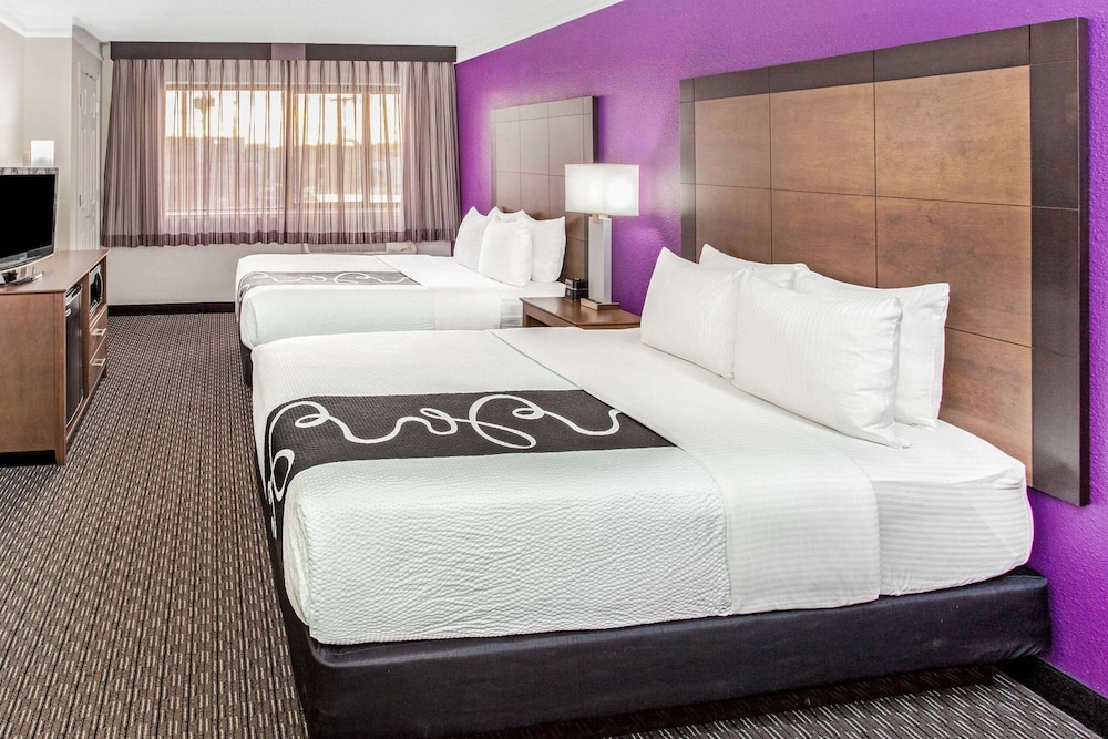 La Quinta Inn & Suites by Wyndham Lubbock West Medical Centr