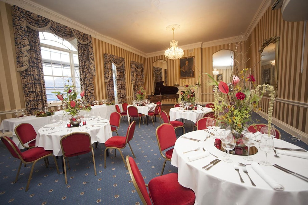 Norfolk Arms Hotel photo 5