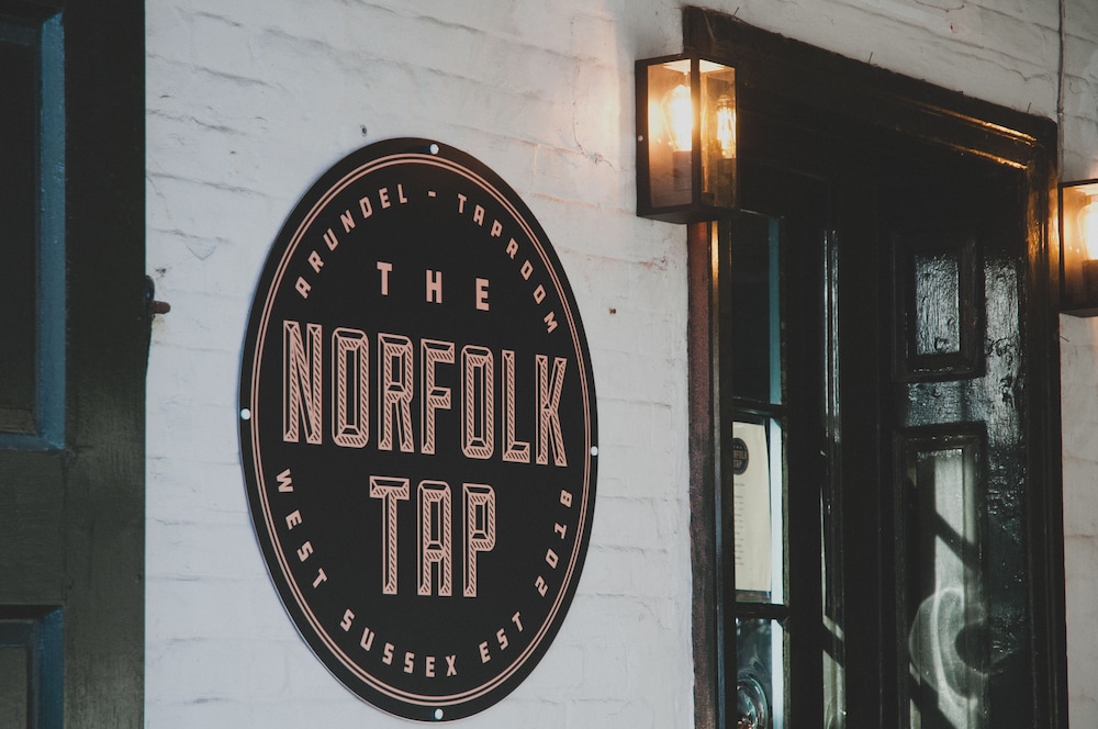 Norfolk Arms Hotel photo 3