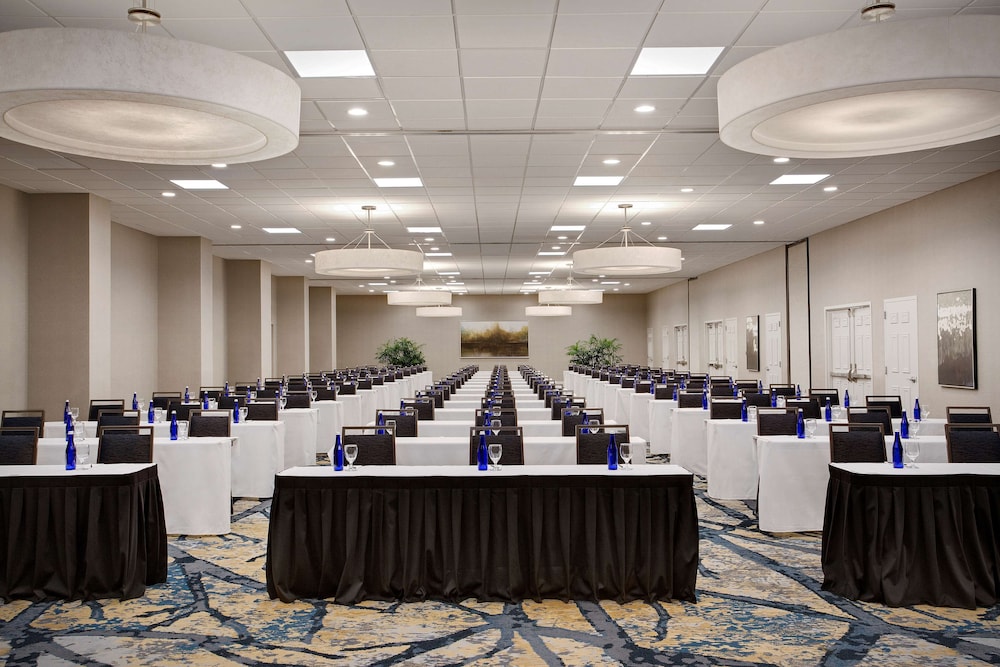 Embassy Suites by Hilton Orlando International Dr Conv Ctr
