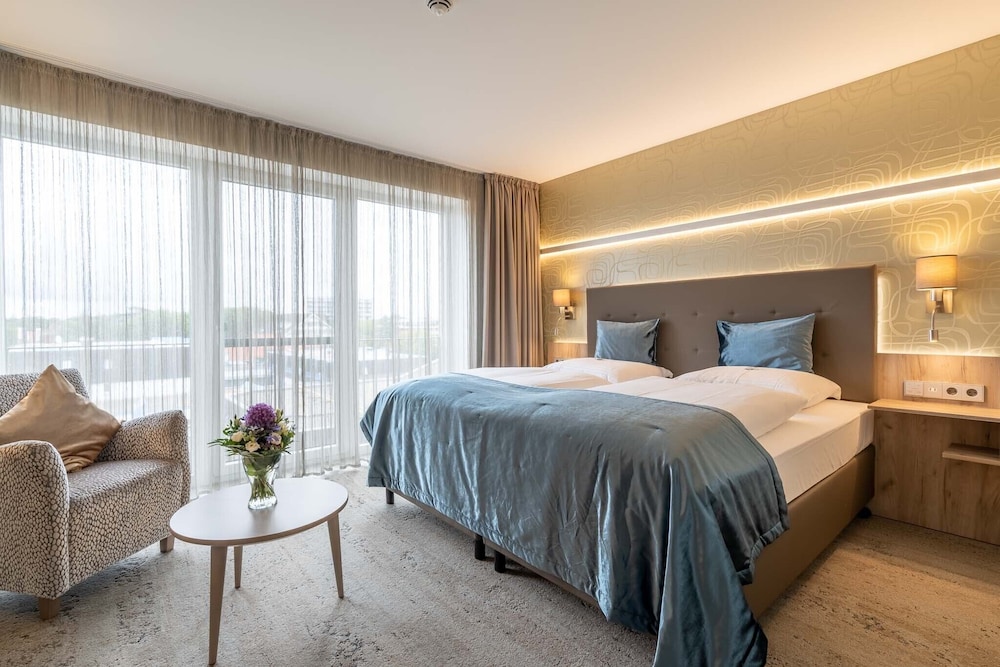 Ambassador Hotel & Spa photo 4