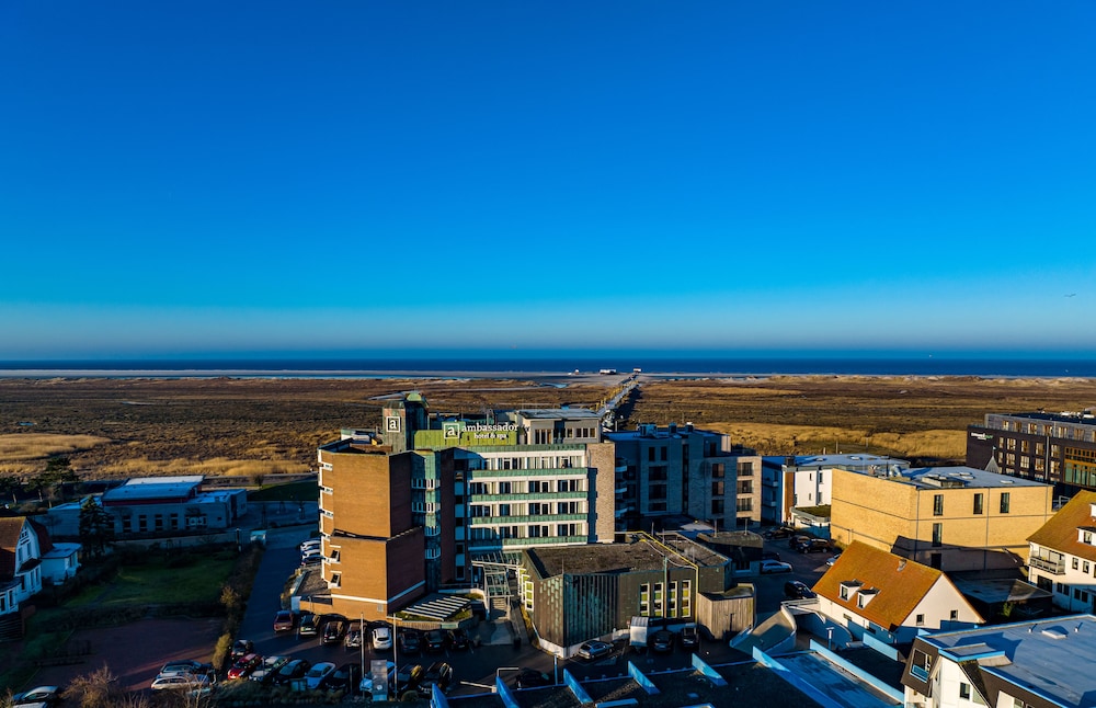 Ambassador Hotel & Spa photo 2