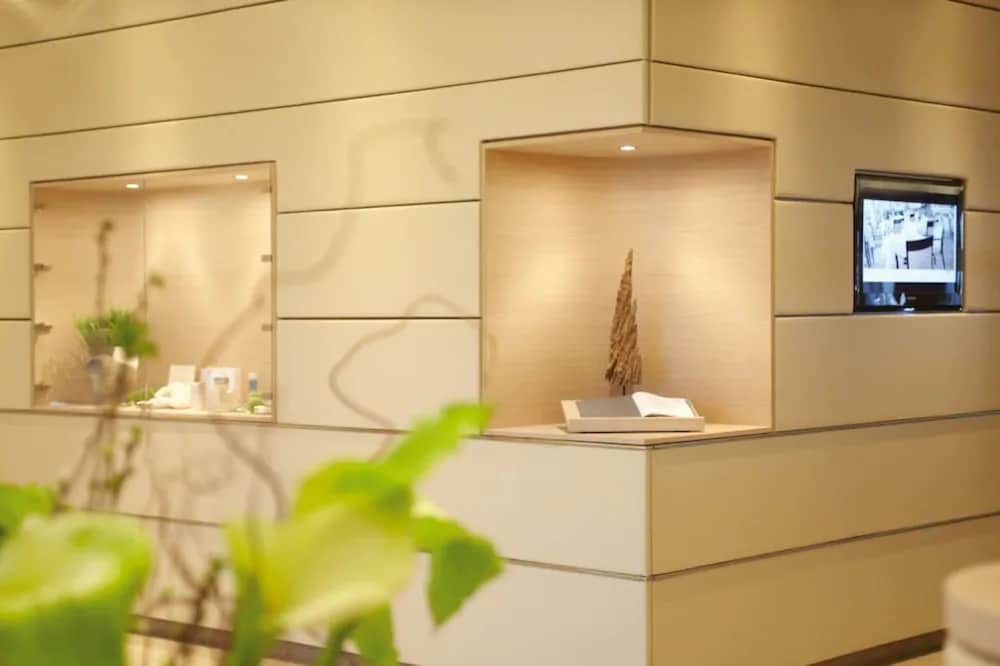 Ambassador Hotel & Spa photo 5