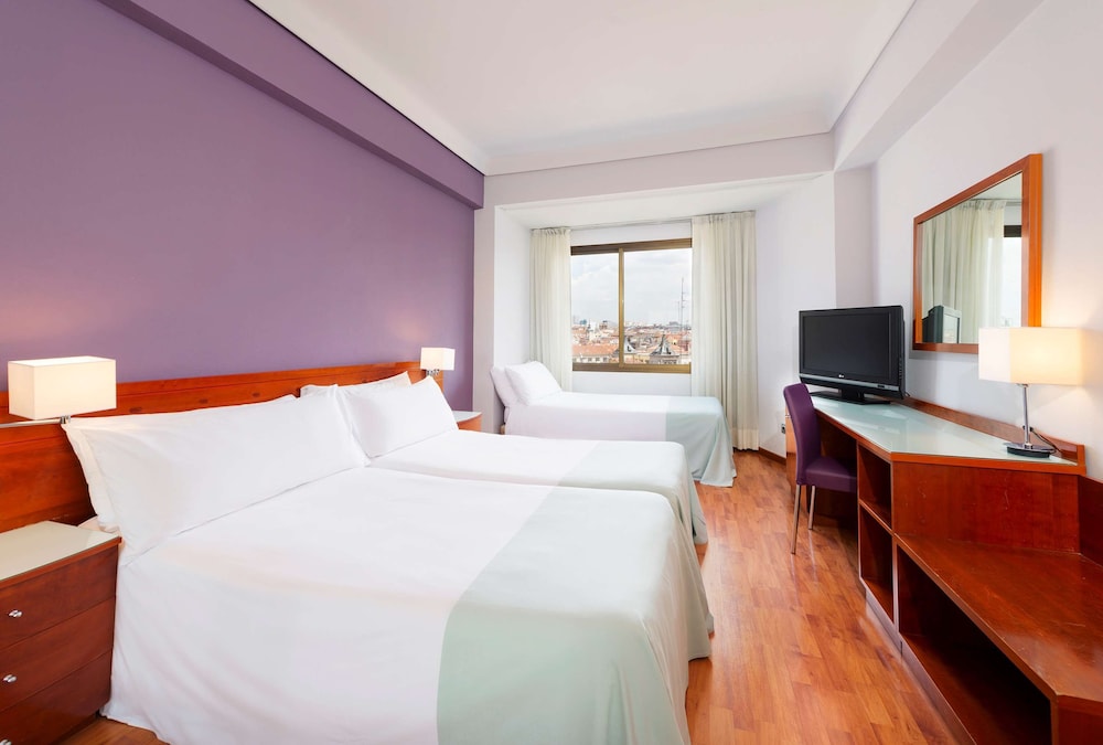 Hotel Madrid Centro Affiliated by Melia photo 4