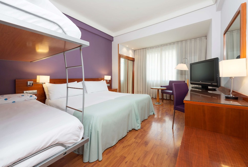 Hotel Madrid Centro Affiliated by Melia photo 3