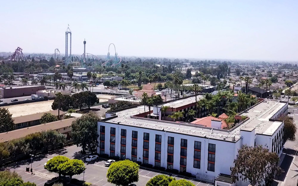 The Buena Park Grand Hotel & Suites photo 5