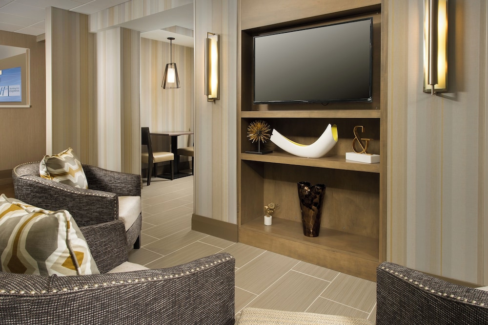 Holiday Inn Express Boston North-Woburn By IHG
