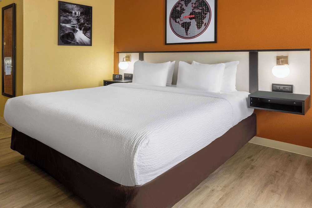 Ramada by Wyndham Rome / Verona