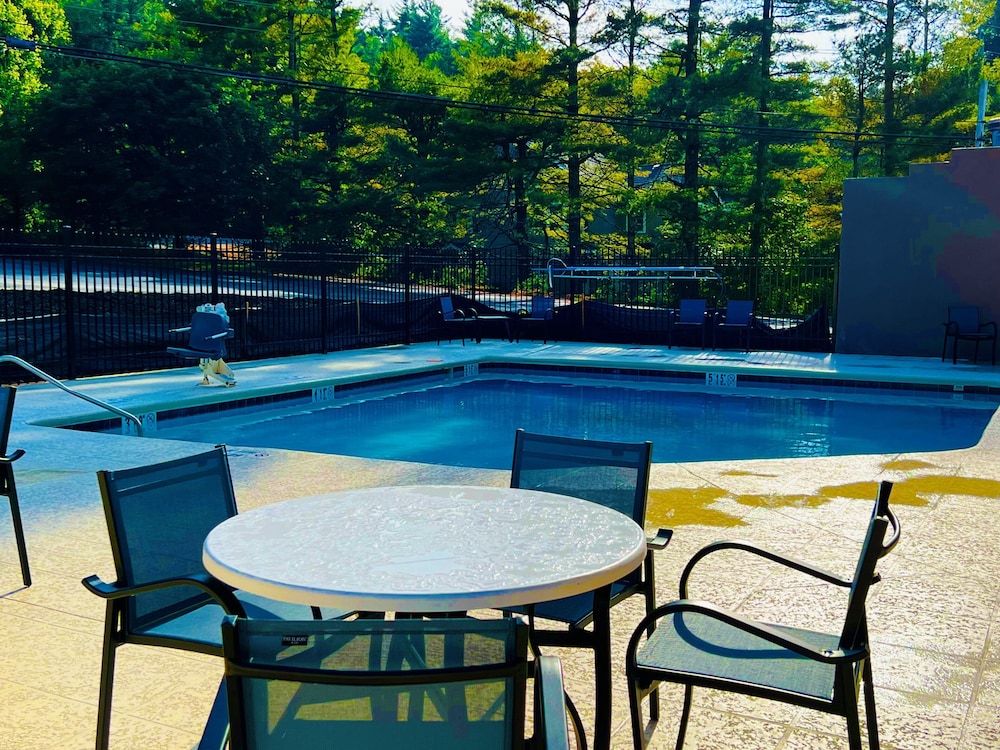 Holiday Inn Express Blowing Rock South by IHG