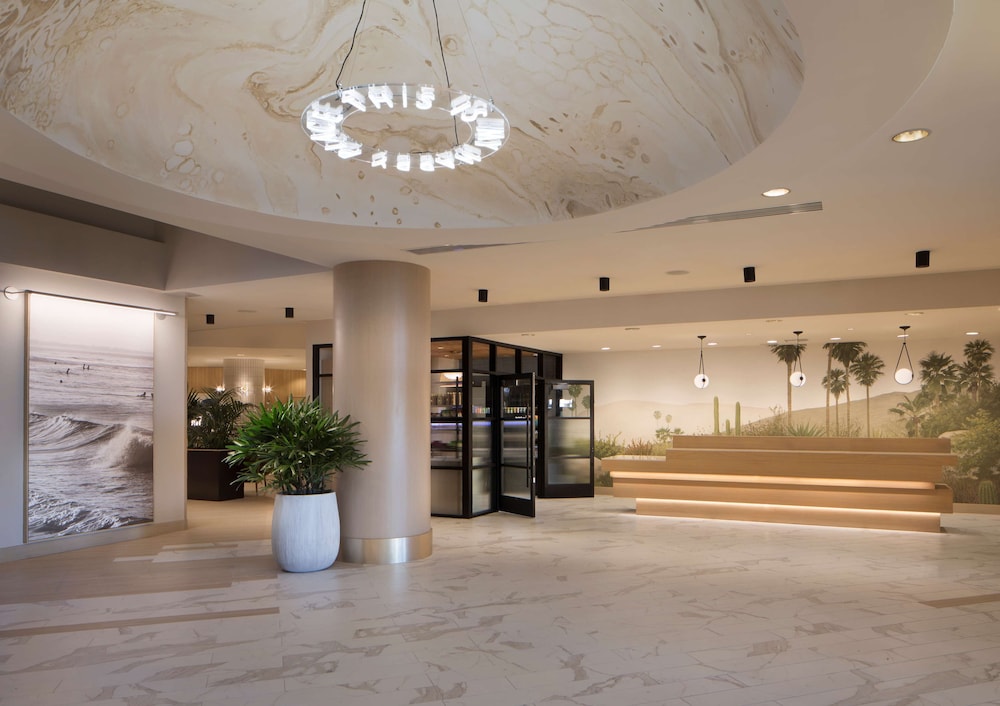 Hilton Santa Monica Hotel & Suites