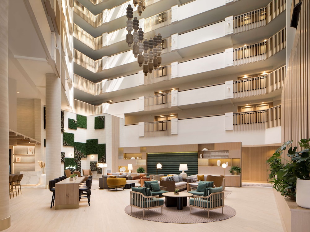Hilton Santa Monica Hotel & Suites