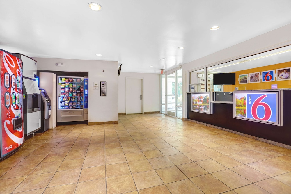 Motel 6 Raleigh, NC - North