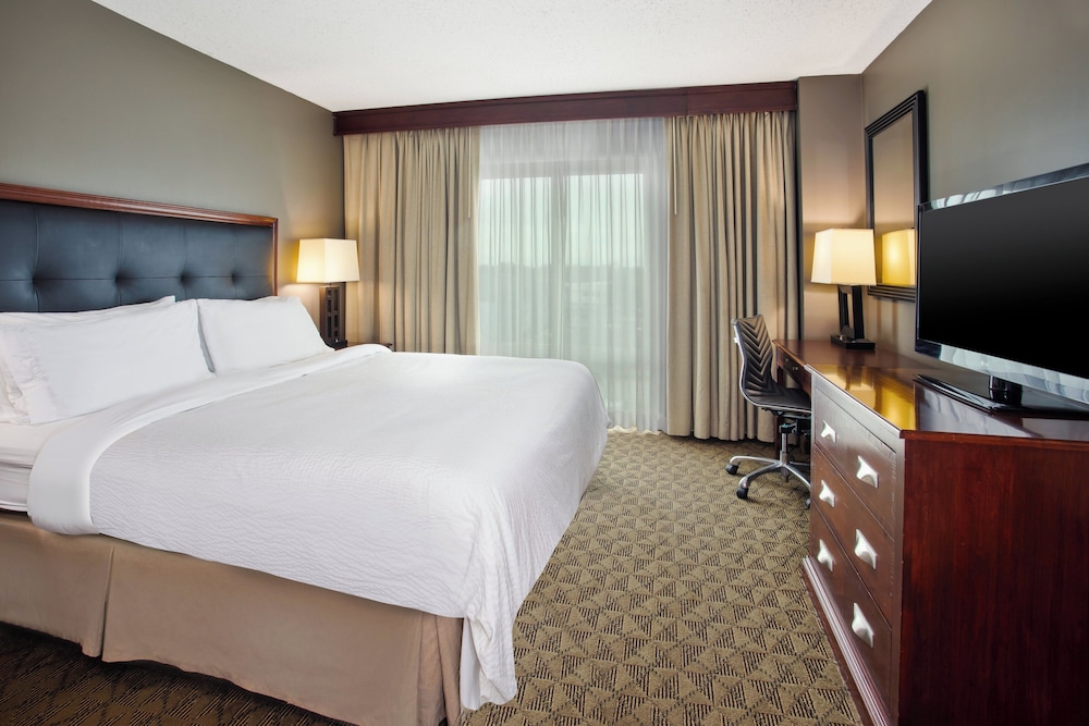 Holiday Inn University Plaza-Bowling Green by IHG