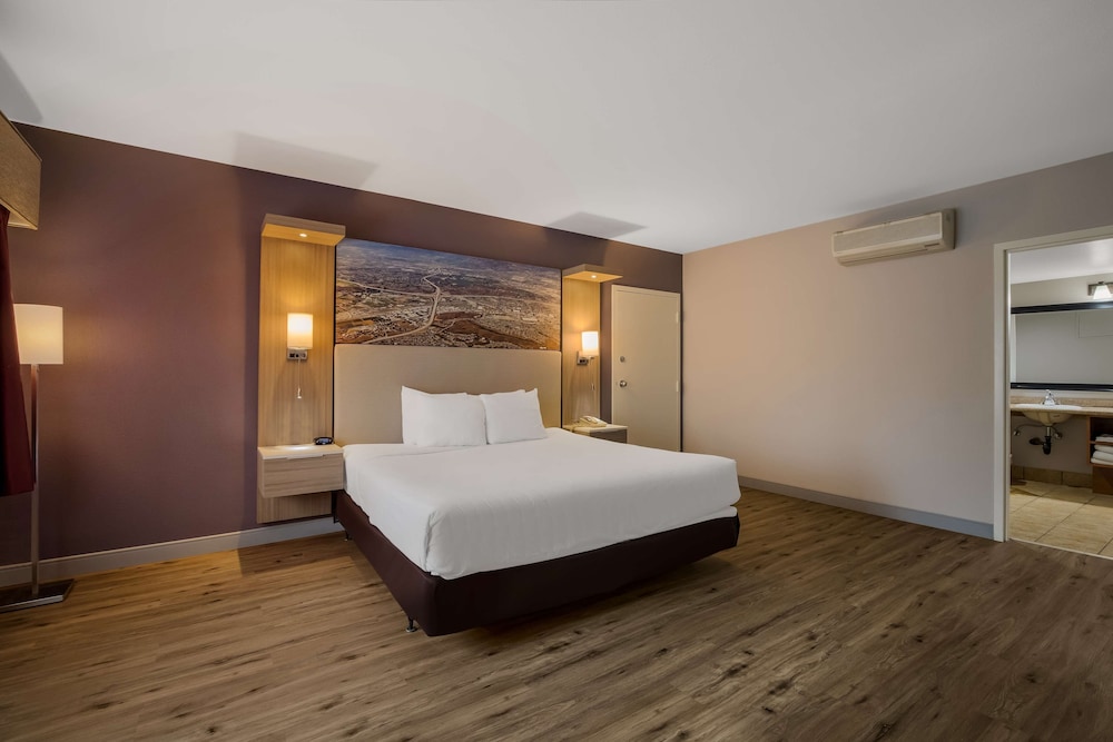 Best Western Diamond Bar Hotel & Suites