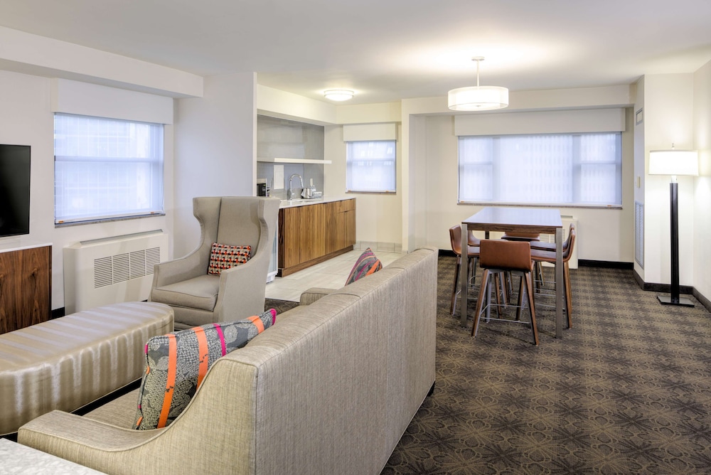 DoubleTree by Hilton Hotel & Suites Pittsburgh Downtown photo 5