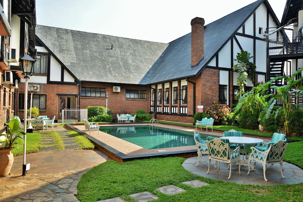 Cresta Churchill photo 2