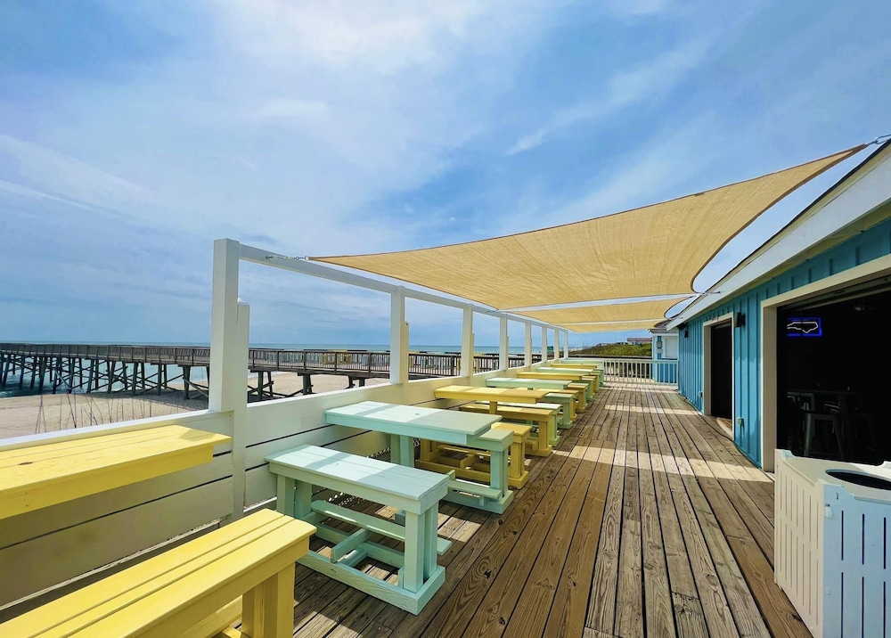 DoubleTree by Hilton Atlantic Beach Oceanfront