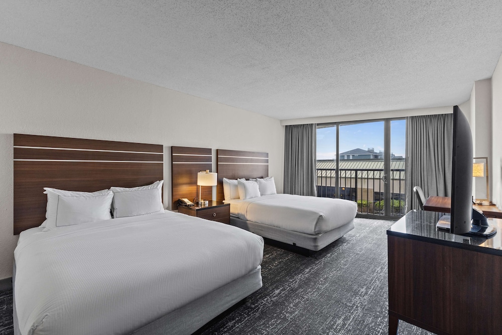 DoubleTree By Hilton Atlantic Beach Oceanfront photo 4