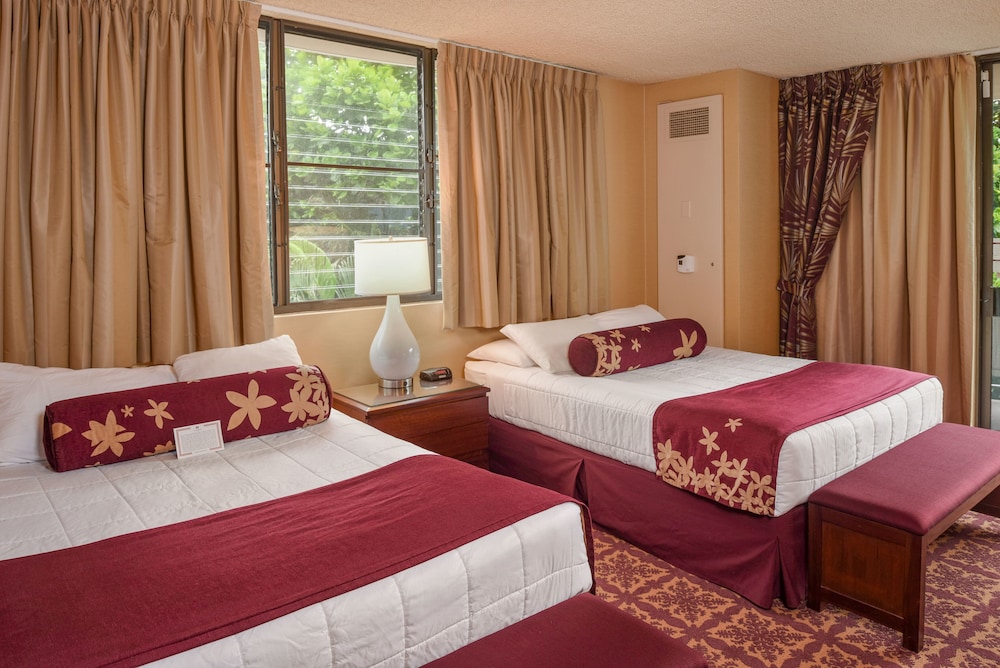 Hilo Hawaiian Hotel, Trademark Collection by Wyndham