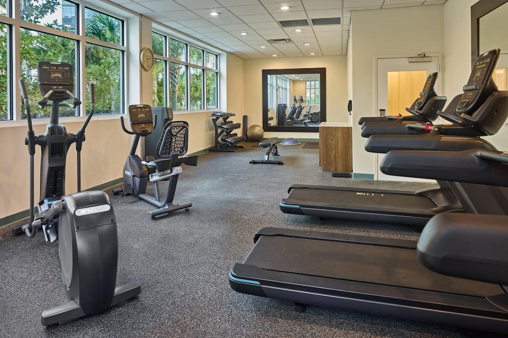 Holiday Inn Express & Suites Charleston Dwtn - Westedge by IHG
