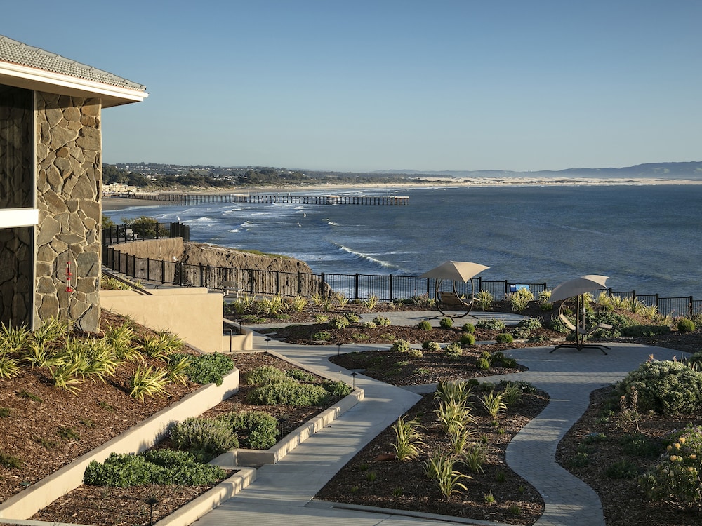 Shore Cliff Hotel