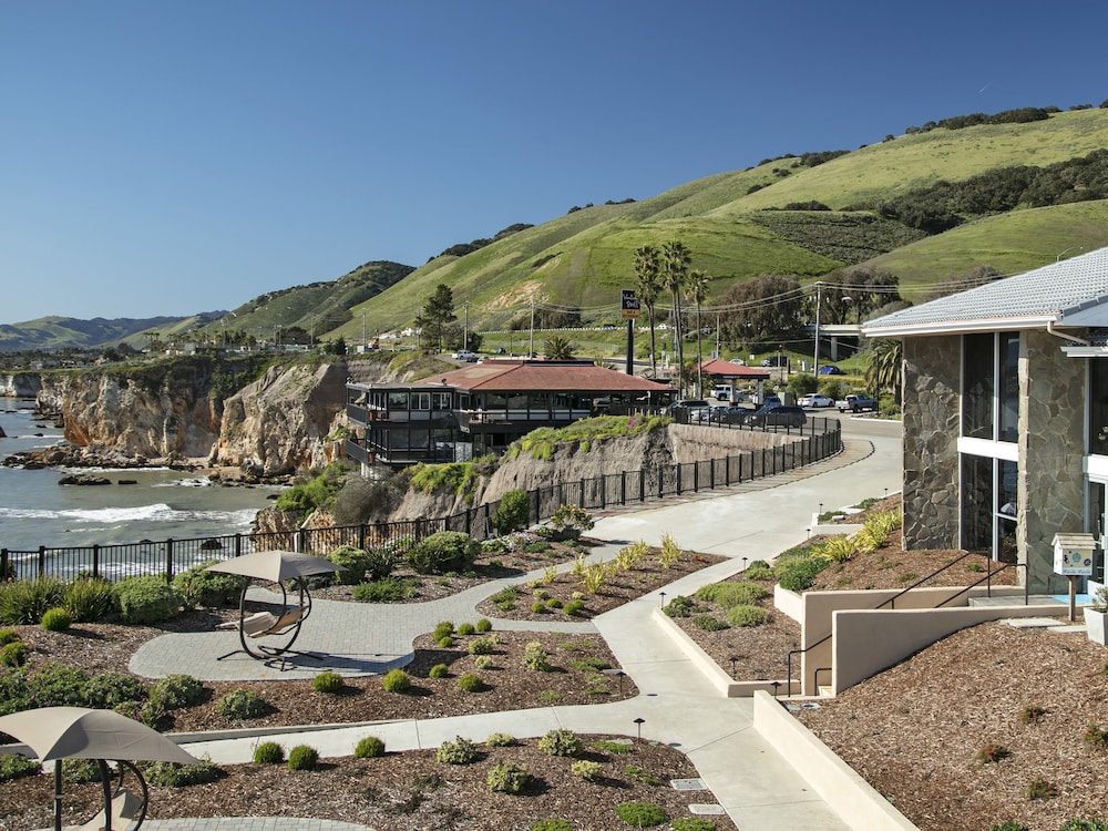 Shore Cliff Hotel