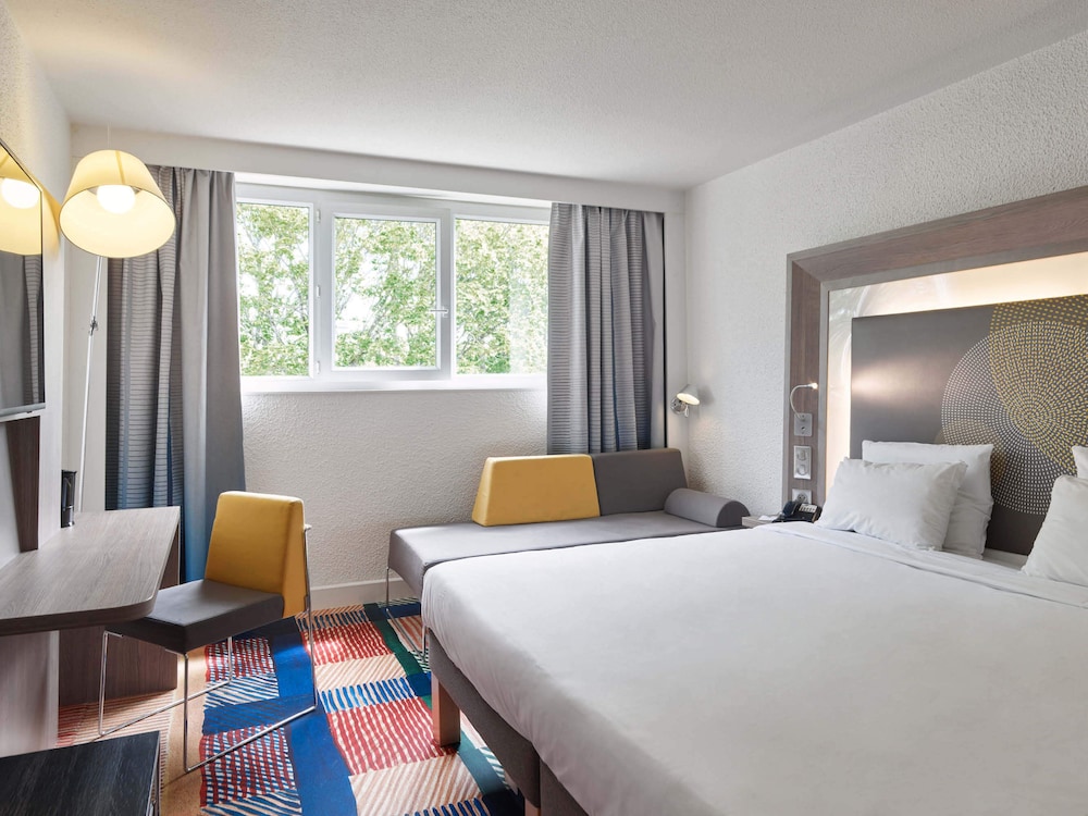 B&B HOTEL Cergy Port