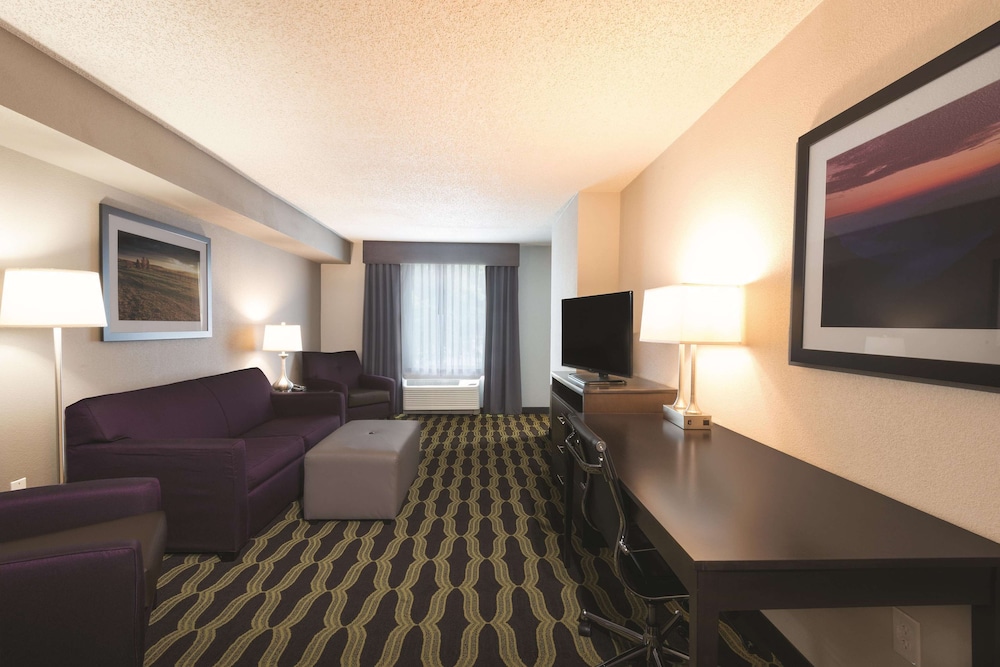 La Quinta Inn & Suites by Wyndham Lynchburg at Liberty Univ.