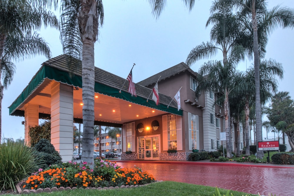 Ramada by Wyndham Costa Mesa/Newport Beach