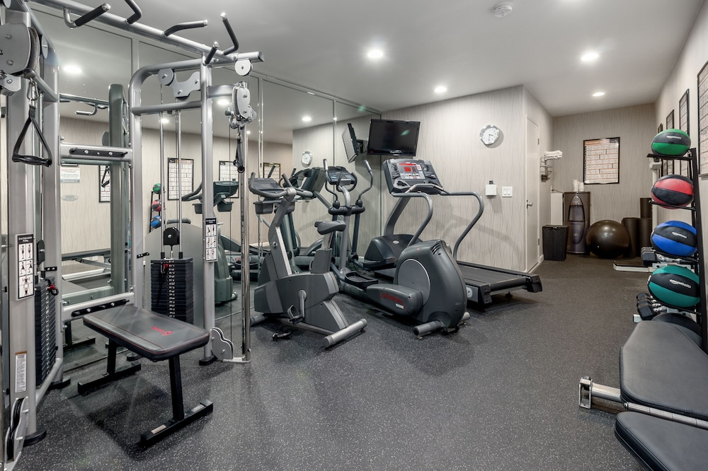 Ramada by Wyndham Costa Mesa/Newport Beach
