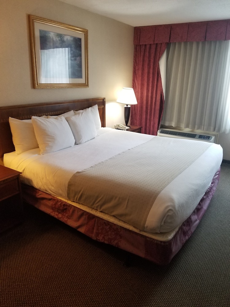 Fireside Inn & Suites Portland