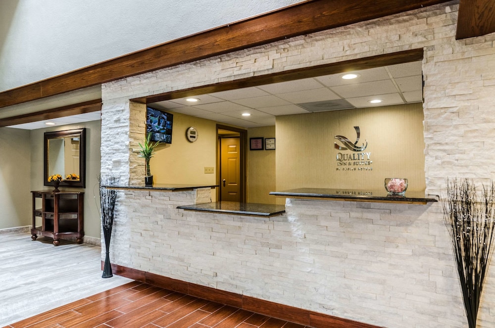 Quality Inn & Suites