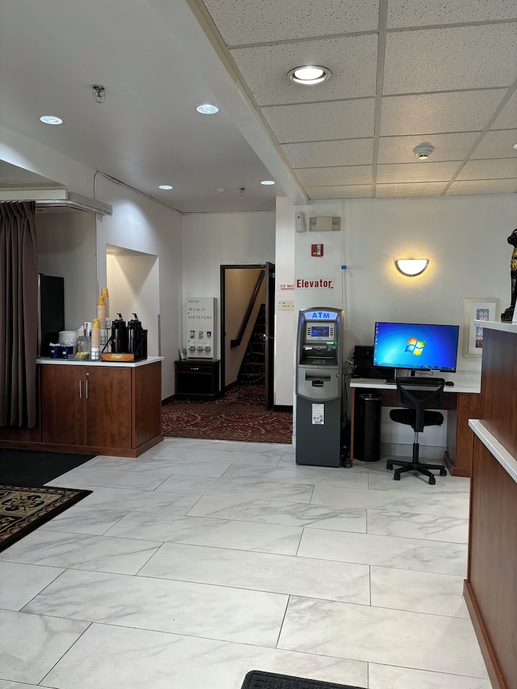 Days Inn by Wyndham Seattle Aurora