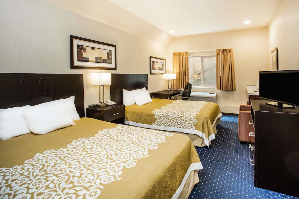 Days Inn by Wyndham Seattle Aurora