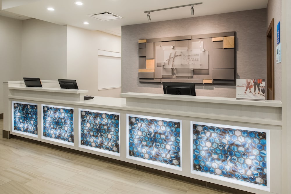 Holiday Inn Express & Suites West Plains Southwest by IHG