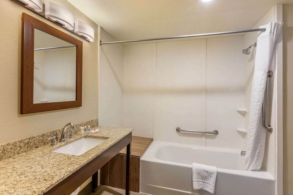 Comfort Suites Near Denver Downtown