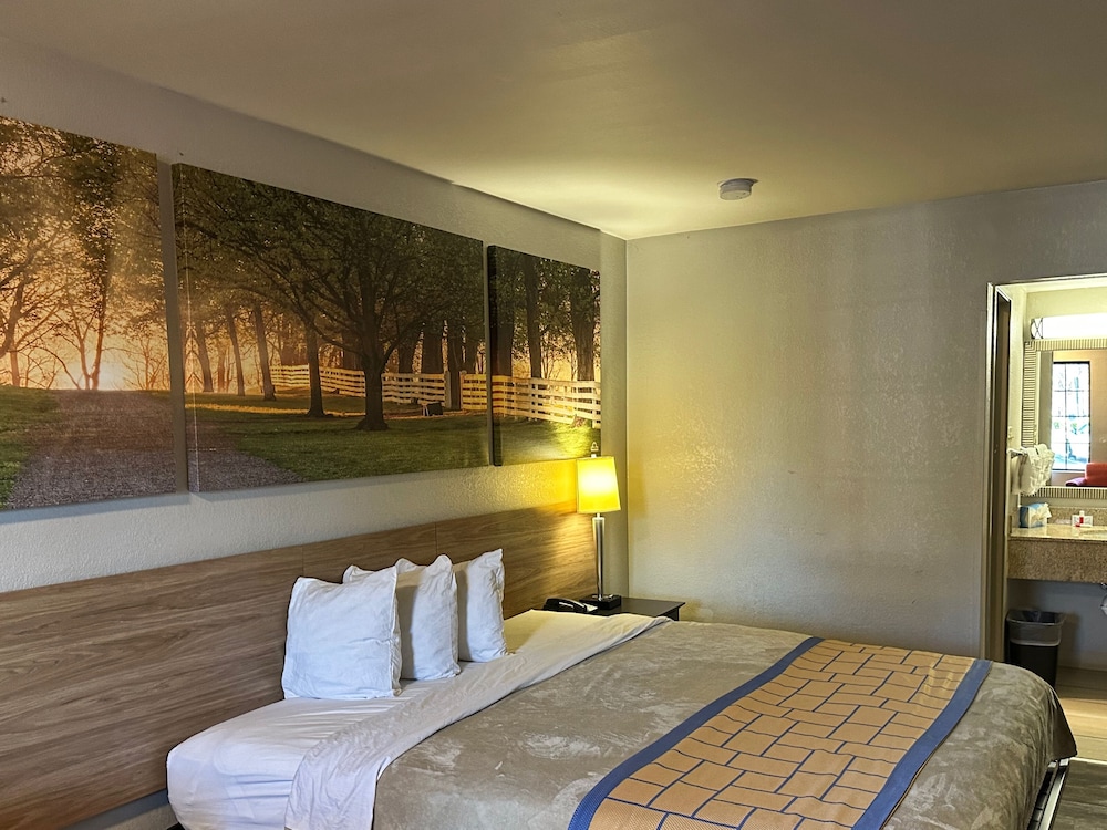 Days Inn by Wyndham WestEnd Alexandria,VA Washington DC Area
